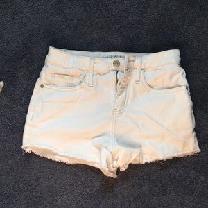 Super cute, white jean shorts. Too small for me :/